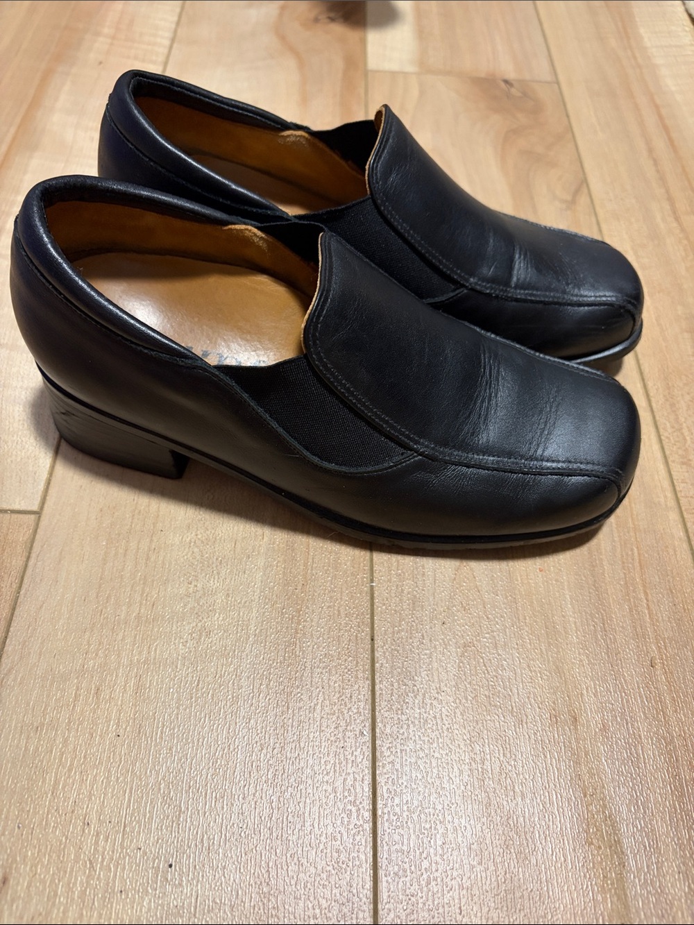 Kumfs black leather shoe